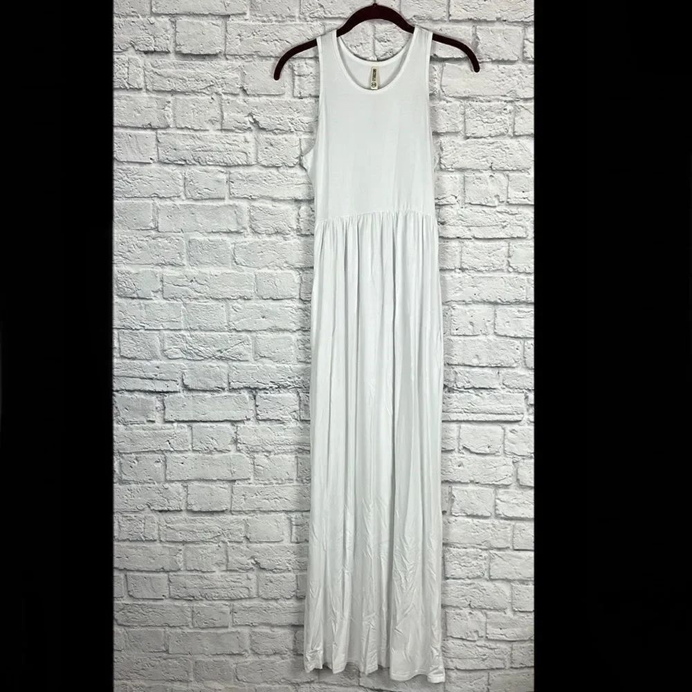 Grecerelle White Maxi Racerback Dress with Pockets SIZE XS